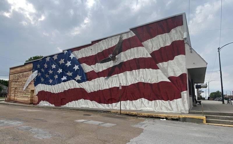 Flag Mural by Ray Harvey in Concordia, Mo. 2.jpg
