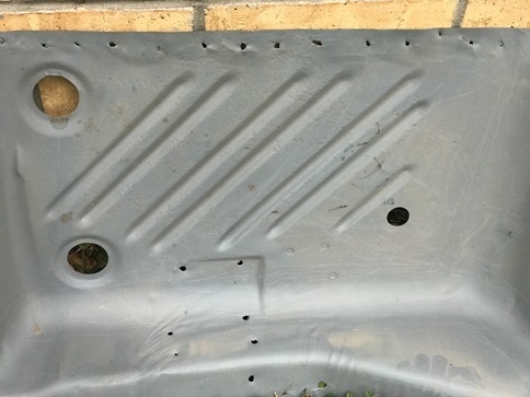 floor pan close up - 484x363.JPG
