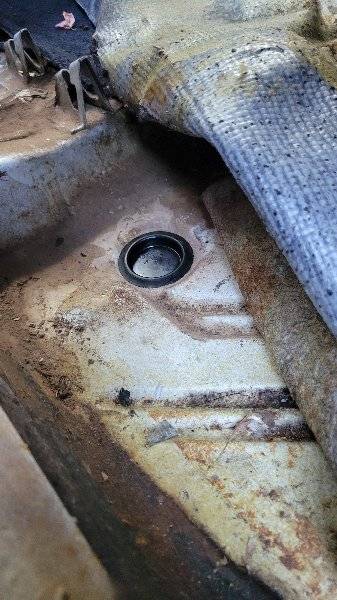 Floor plug.jpg
