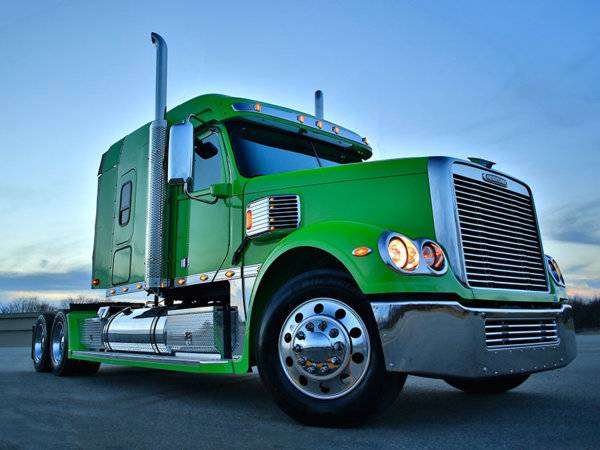 freightliner-coronado-mid-roof.jpg