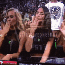 funny-blow-kiss.gif