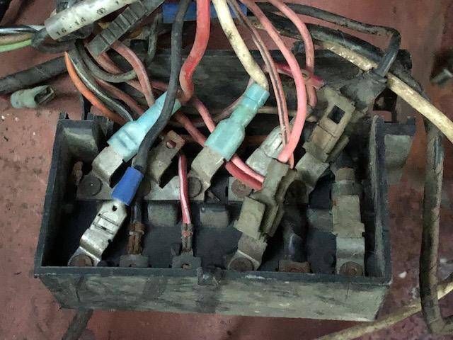 Fuse box XH 1.jpg