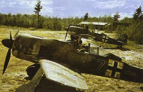 Fw190A-5EmilLang5JG54FrenteOrien-1.jpg