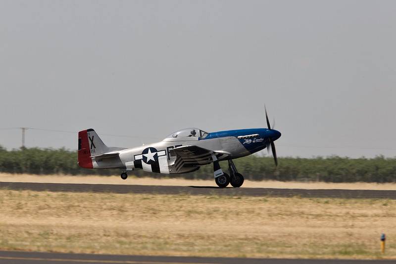 gathering-of-warbirds-051119-15-L.jpg