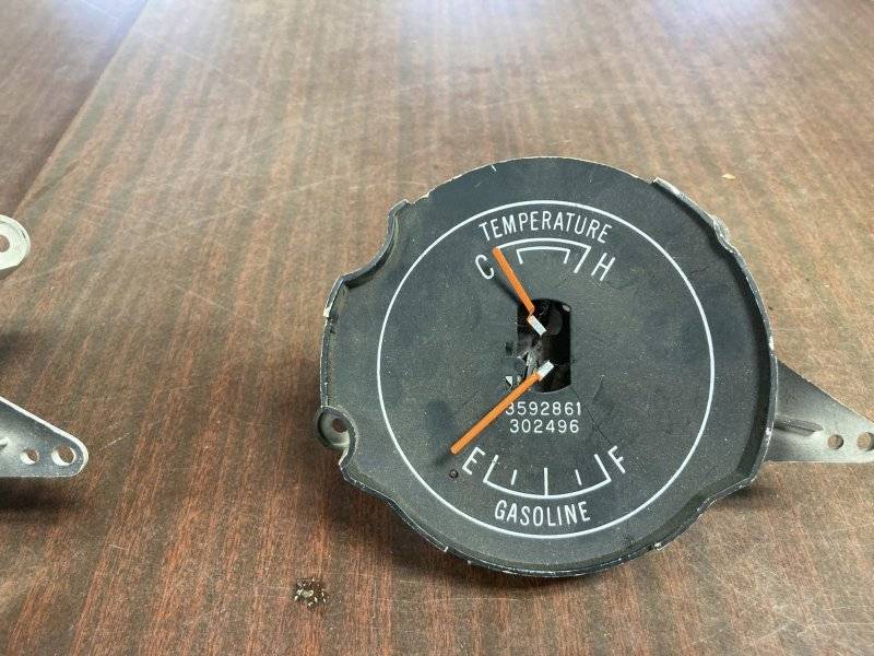 gauges3.jpg