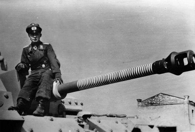 German_Ace_STUG3_40_victories.jpg