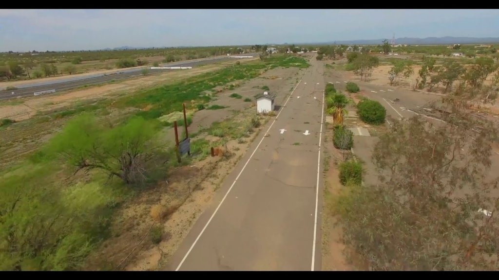 get-a-look-at-this-popular-dragstrip-that-was-left-for-dead-bummer.jpg