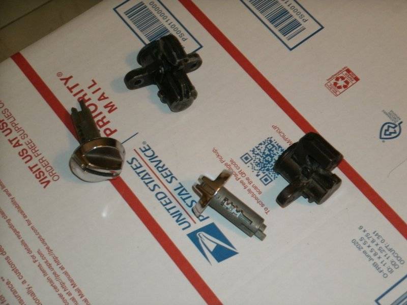 Glove Box Lock NOS Hemi parts Tractor tires 011.JPG