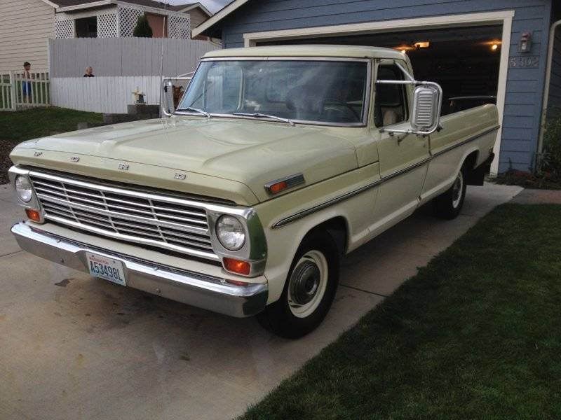 Great Grandpa's truck shinned up 008.jpg