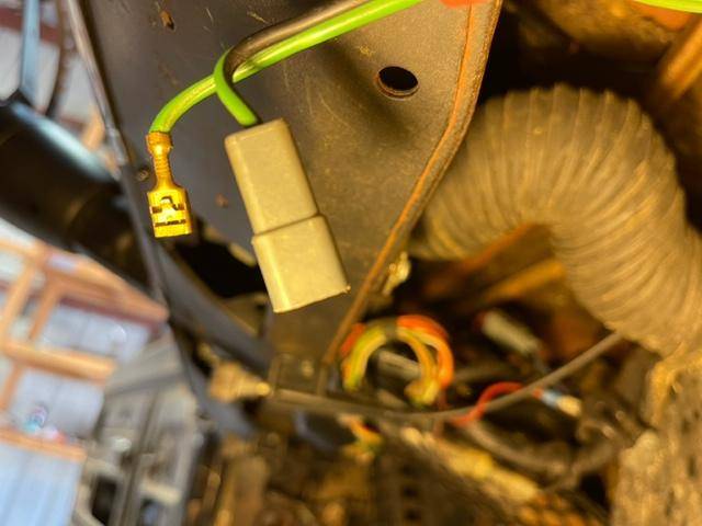 Green plug wires.jpg