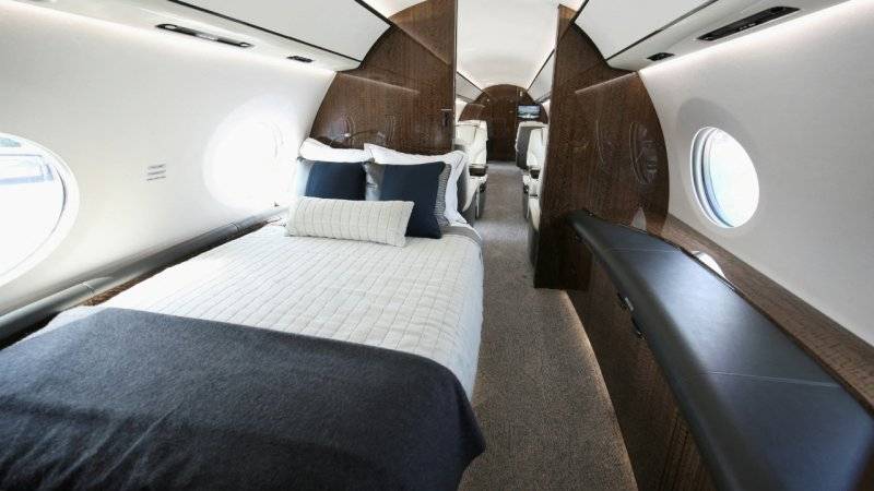 Gulfstream-G700-Inside-Bed.jpg