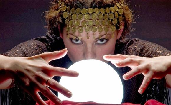 gypsy-fortune-teller-crystal-ball-prediction-580x358.jpg