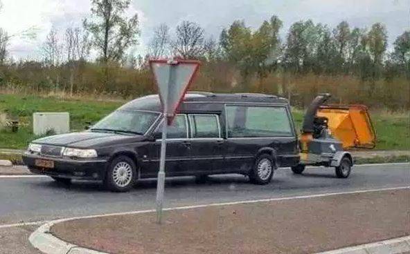 Hearse.jpg
