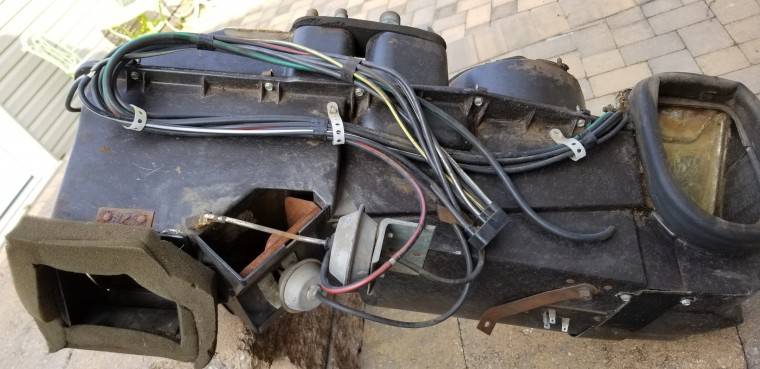 heater box vacuum lines.jpg