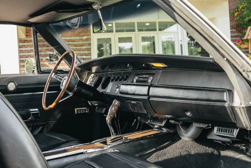 hellcat-swapped-1968-dodge-charger-is-gorgeously-menacing_18.jpg