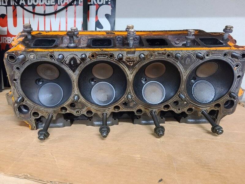 Hemi Head 1.jpg