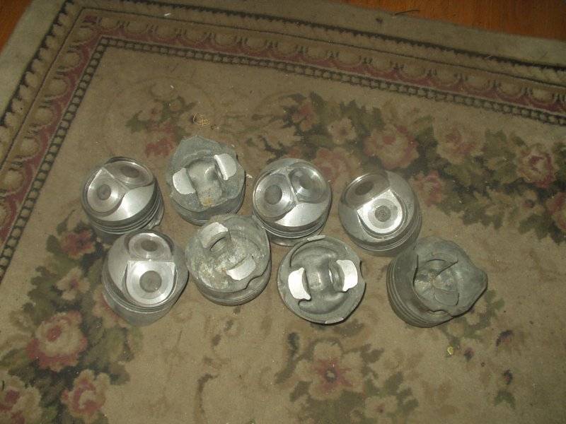 HEMI PISTONS 3.JPG