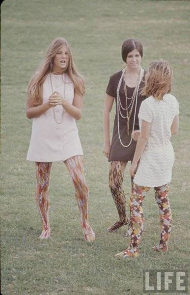 High School fashion 1969.jpg