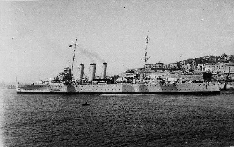 HMAS-Australia-II-in-Malta-1935.jpg