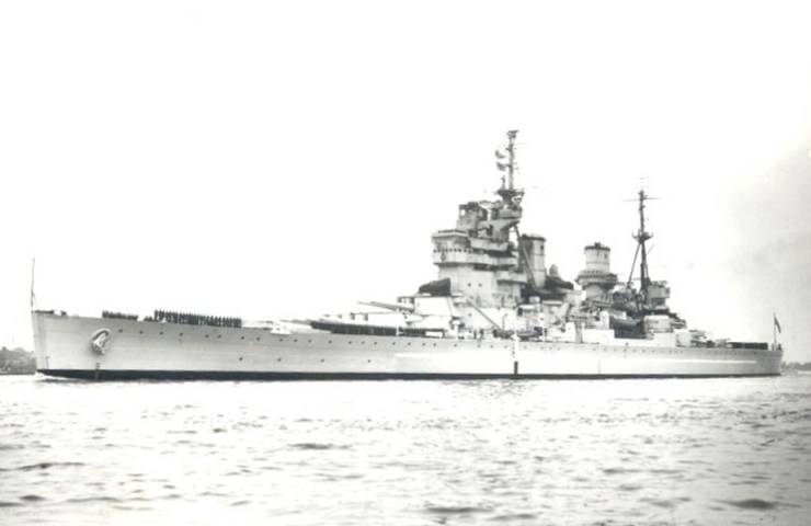 HMS-Howe-seen-in-1946..jpg