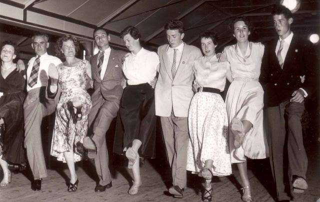 hokeykokey_zps69fbf348.jpg