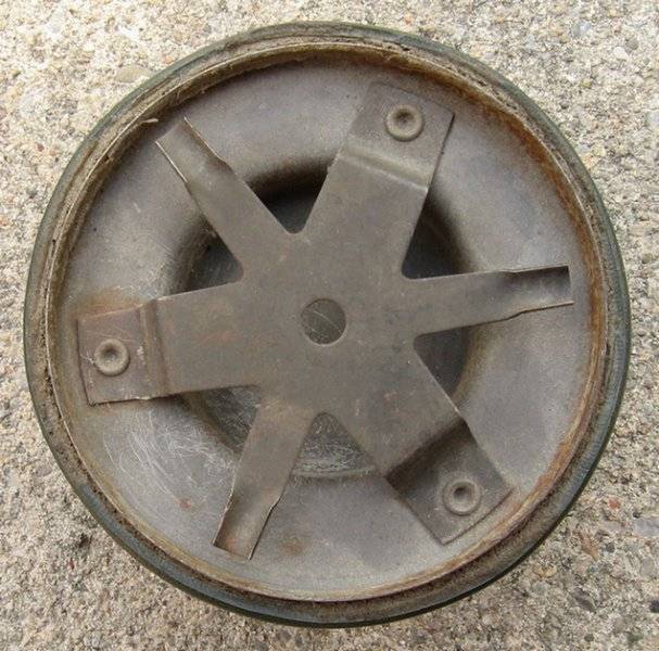 Horn button 328 CC.JPG