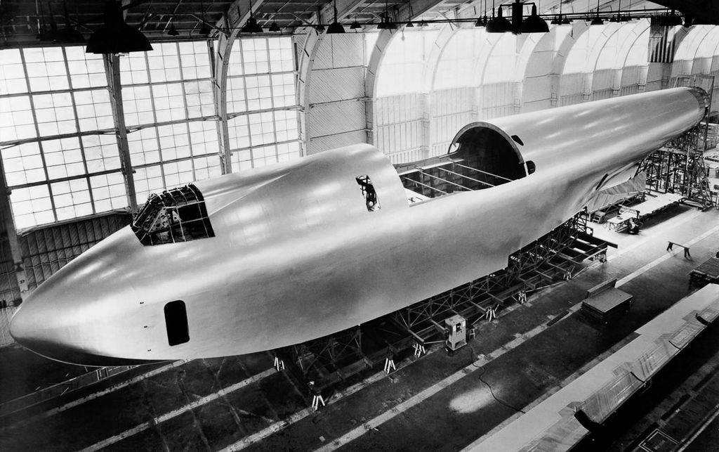 http%3A%2F%2Fa.amz.mshcdn.com%2Fwp-content%2Fuploads%2F2015%2F08%2Fsprucegoose-2.jpg