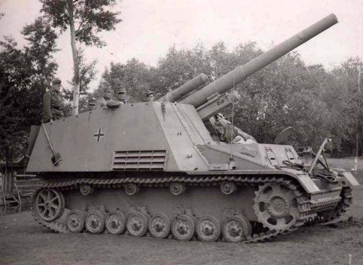 hummel-self-propelled-gun-late-version-1-741x542.jpg