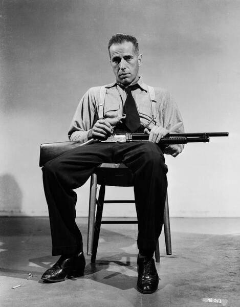 Humphrey+Bogart+with+a+Shotgun.jpg