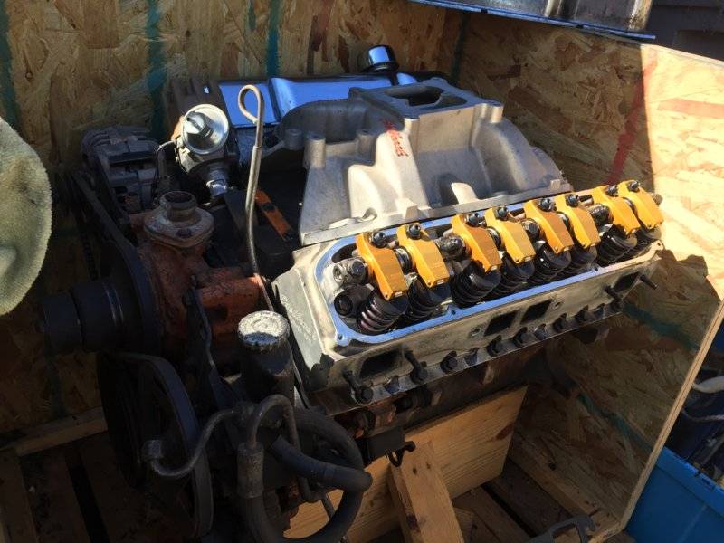 SOLD - 440 Engine topped with Edelbrock parts | For B Bodies Only