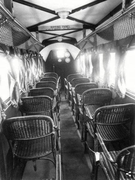Inside of an Passenger Airplane in 1930.jpg