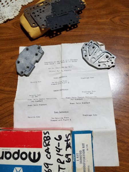 Intake 440-6bbl Edelbrock STR 14-6 MoPar Jet & Outboard Plate kit 3690793.jpg