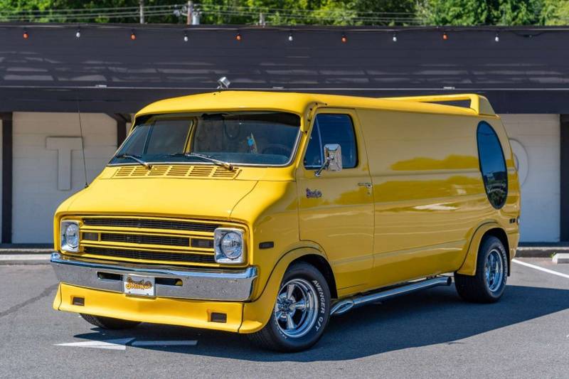 is-yellow-dodge-vans-interior-gives-an-80s-vibe-for-when-youre-feeling-nostalgic-163820606817923.jpg