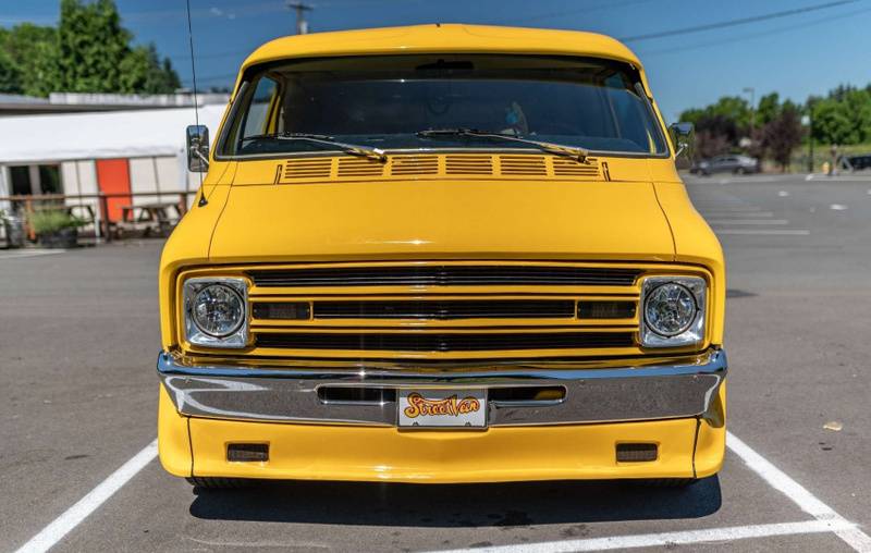 is-yellow-dodge-vans-interior-gives-an-80s-vibe-for-when-youre-feeling-nostalgic-163820606864802.jpg