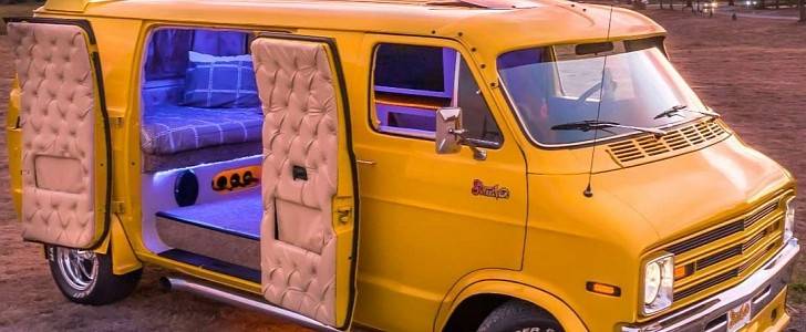 is-yellow-dodge-vans-interior-gives-an-80s-vibe-for-when-youre-feeling-nostalgic-163820606870008.jpg