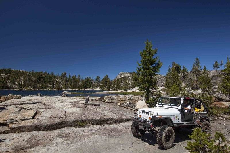Jeep 4x4 Rubicon Trail Spider lake.jpg