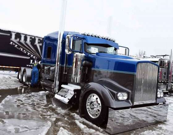 jimhendersonkw-2018-03-21-15-20-560x439.jpg