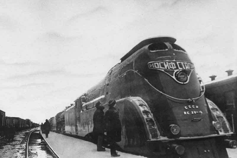 Joseph-stalin-train6.jpg