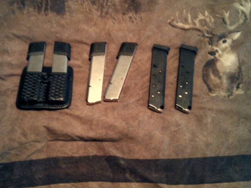 Kimber .45acp with finger grips & magwell 006.JPG
