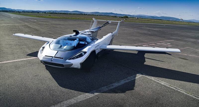 klein-visions-aircar-prototype-an-actual-flying-car-takes-maiden-flight_6.jpg