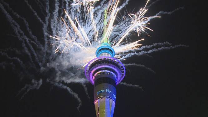 land-sky-tower-new-years-eve-fireworks-2020-1NEWS-1920.jpg.hashed.7a6c0b15.mobile.story.homePage.jpg