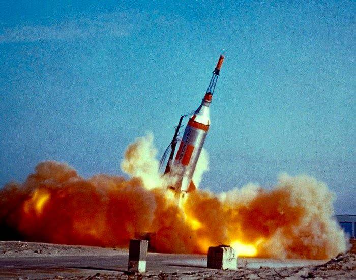 Launch_of_Little_Joe_1B_January_21_1960-700x550.jpg