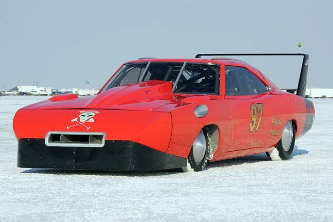 Lee-Sicilios-1969-Dodge-Daytona-Bonneville-Racer-001-685x456.jpg