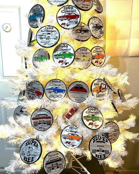 Lees Mopar Christmas Tree 2.jpg