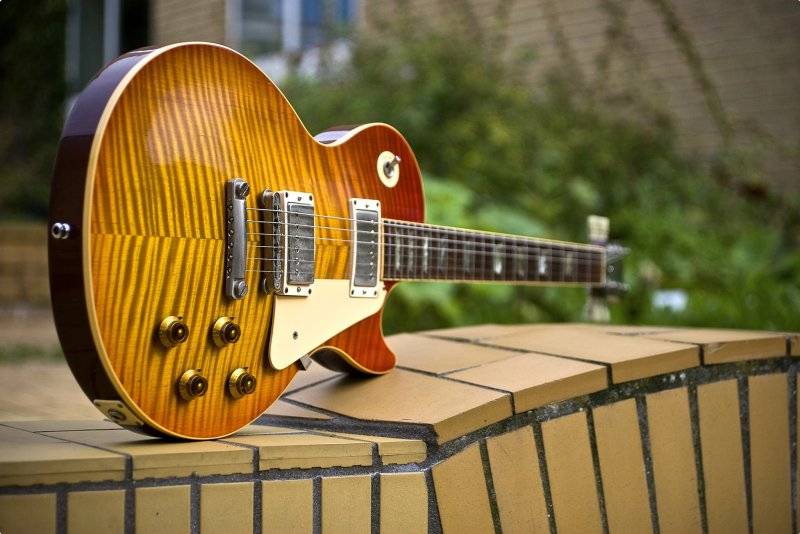 Les paul burst and flames2.jpg