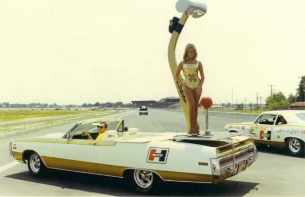 Linda_vaughn_70_hurst.jpg