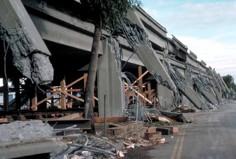 Loma Prieta Earthquake Cypress hwy 17 collapse.jpg