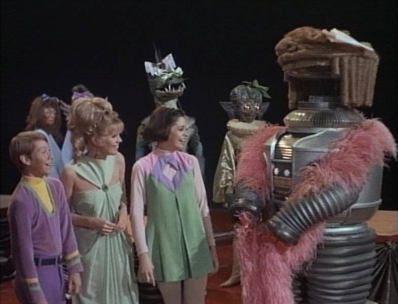 Lost-in-Space-Space-Beauty-3.jpg