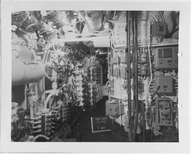 Main-Control-Room-on-the-I-400.jpg