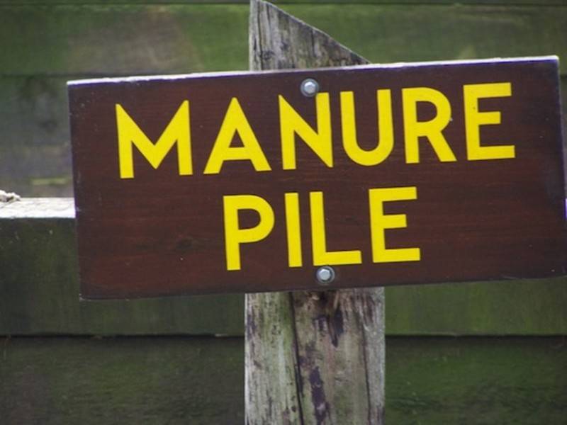 manure-pile-sign.jpg